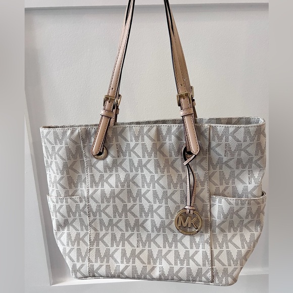 Authentic Michael Kors bag - Picture 3 of 8